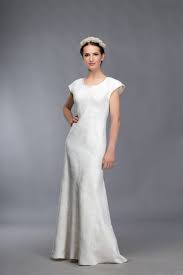 Einfühlungsvermögen und kompetenz zeichnet unsere fachberatung aus. Hochzeitskleid Brautkleid Hochzeitskleid Aus Seide Weisses Etsy