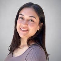 Nora Leslie's Instagram, Twitter & Facebook