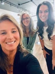 Carla Stiles's Instagram, Twitter & Facebook