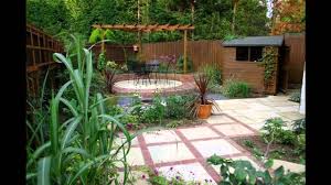 Learn how to transform what little space you have into an urban oasis by getting on board with vertical gardens, climbing vines and potted feature plants. 8 Small Garden Ideas