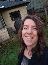 Madrid for the holidays. I would like to pet/ housesitting, while I visit  Madrid for Christmas and new year, or even stay longer after that.. Please  let me know!..I'm from Costa Rica.Adult