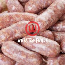 Bratwurst Mit Kastanienhonig Und Walnuss Bratwurst Rezepte Bruhwurst Rezepte Selber Wursten In 2020 Rezepte Mit Wurstchen Rezepte Bratwurst Rezepte