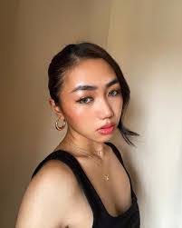 Juliana Lim's Instagram, Twitter & Facebook