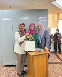A retirement ceremony was held last week, specially for our Group Chief  Nursing Officer, Pn Jamilah Ibrahim . She spent 12 working years at KMI  Healthcare. She has contributed greatly to KMI