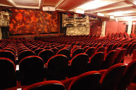 Spectacles are glasses that snap! Theatre Mogador A Paris Programmation Et Reservation