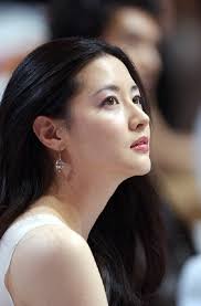Hasil gambar untuk korean girl beauty