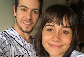 Alessandra Negrini elogia filho e web alfineta: 'Descobriu onde ele mora?'