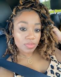 Candace Simmons's Instagram, Twitter & Facebook