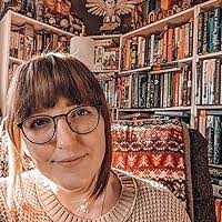 Robyn Bray's Instagram, Twitter & Facebook