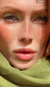 What color can you eat? A: orange B: Green C: Red