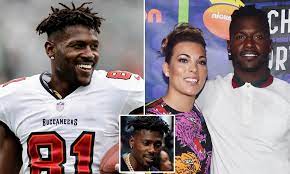 Antonio Brown posts sexually explicit picture of Chelsie Kyriss, the mother  of his children | Daily Mail Online