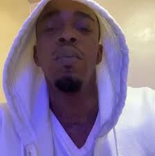 Finesse2tymes helps his wife deliver their new baby at his crib 👶💙