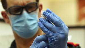 Dosis necesarias, efectos secundarios, contraindicaciones y efectividad. Covid 19 Que Ingredientes Componen La Vacuna De Astrazeneca Y La Universidad De Oxford Euronews