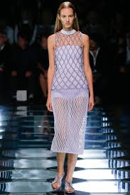 Balenciaga Spring 2015 Ready To Wear Collection Gallery Style Com Balenciaga Spring Paris Fashion Week Fashion Show