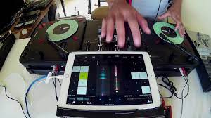 Djs have been using ipad and android compatible it has a small pitch fader for both decks which might be a problem for some djs. Das Ipad Als Dj System Was Geht Was Nicht Was Braucht Man Noch Gearnews De
