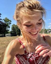 Kara Proctor's Instagram, Twitter & Facebook