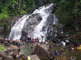 Air terjun setinggi 34 meter ini amat popular. Air Terjun Kota Tinggi Kembali Beroperasi Dengan Harga Tiket Baharu Libur