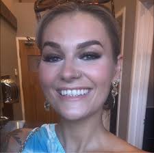 Can anyone recommend a nice cafe for a breakfast in Tewkesbury please ?