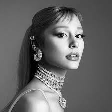 ariana at a 'WICKED' screening tonight with cynthia, blake lively & ryan  reynolds 🤍