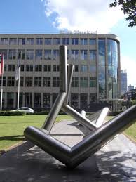 Der handel an der börse ist also nicht rund um die uhr möglich, obwohl die börsen längst digitalisiert sind. Borse Dusseldorf Wikipedia