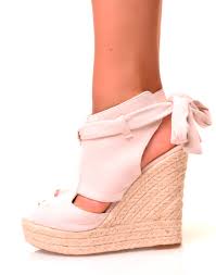 Sandales compensées cuir et tissu nubuck et textile noir. Sandales Compensees En Suedine Roses Pales