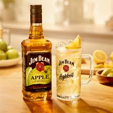 Erfahren sie hier mehr über cocktails. Jim Beam Apple Highball Bourbon Mixed Drink Rezept Cocktails