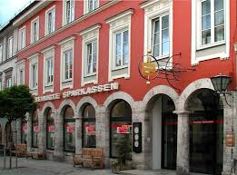 Shopping, kneipen, porto & bank. Sparkasse Oberland Hauptgeschaftsstelle Murnau Untermarkt 4
