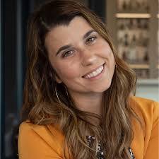 Maxine Spooner's Instagram, Twitter & Facebook