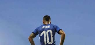 Stasera gioca l'italia, solo che io stasera ho un altro impegno col mio fegato, gli ho promesso di portarlo fuori a bere, che se me lo devo mangiare almeno che sia bello marinato. Diretta Italia Ucraina Risultato Finale 1 1 Streaming Video Rai Gli Azzurri Si Accontentano Del Pari