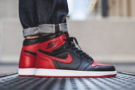 Jordan Retro 1 High Og White Black Particle Grey Releasing Air Jordan 1 Retro High Og Banned Eu Kicks Sneaker Magazine Air Jordans Sneakers Men Sneakers