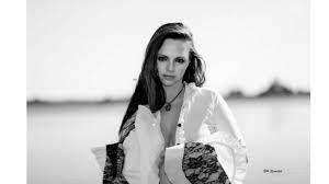 A leopard attacked a woman during a photoshoot in germany, leaving her with serious injuries to her face, according to local police. 3fr4ojcxidpum