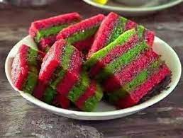 Bahan utama kek ini mestilah asam haw flakes atau asam manis ini. Pin Di Kek Lapis