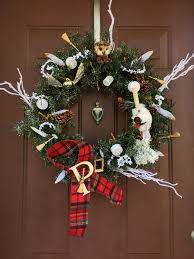 Harry Potter Christmas Wreath I Need To Make One Of These For My Front Door Christmas Wreaths Diy Harry Potter Christmas Christmas Wreaths