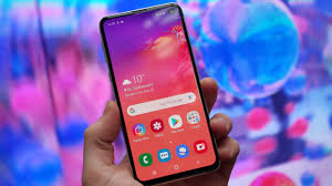 Popular recent phones in the same price range as samsung galaxy s10e. Samsung Galaxy S10e Review Samsung S Pocket Superstar Impresses In Almost Every Way T3