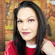 Lisa Piro's Instagram, Twitter & Facebook