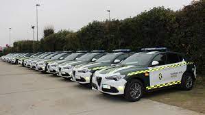 Tras muchos años de servicio al volante del mítico alfa romeo 159 q4, la agrupación de tráfico de la guardia civil ha vuelto a apostar por la marca italiana para renovar su flota, aunque esta vez con 97 unidades del alfa romeo stelvio. La Guardia Civil De Trafico Se Rearma Adquiere 18 Alfa Romeo Stelvio Como Coche Patrulla Marca