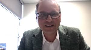 Dr. Michael Lazzara destacó potencial pedagógico de la memoria en charla  inaugural de dos programas de postgrado del ámbito de la Literatura