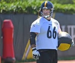 According to tom pelissero of nfl network, david decastro was released by the pittsburgh steelers in what was a shocking move on thursday. Steelers Pro Bowler David Decastro Never Considered Opting Out Not Afraid Of Health Risks Triblive Com