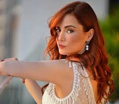 15 yıldır aynı acıyı yaşıyor! Oyuncu Mine Tugay'ın abisine özlemi yürekleri  dağladı: Yokluğunda tek yapabildiğim...