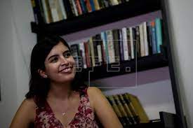 She is currently a federal deputy for the democratic labor party (pdt) representing the state of são paulo. Tabata Amaral Scourge Of Bolsonaro Raised In Favela And Trained At Harvard World English Edition Agencia Efe