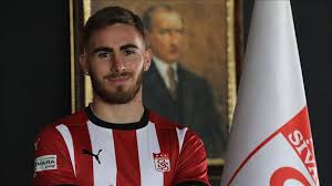 Em seus últimos 10 jogos o time marcou 20 vezes, tendo obtido uma média de 2 gols marcados contra 1.2 gols sofridos. Sivasspor Un Yeni Transferi Tyler Boyd Sivas A Geldi
