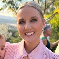 Amelia Eade's Instagram, Twitter & Facebook