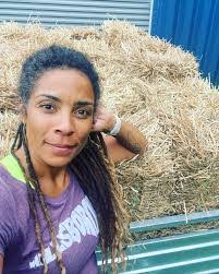 Nora Dennis's Instagram, Twitter & Facebook