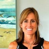 Lisa Hollett's Instagram, Twitter & Facebook