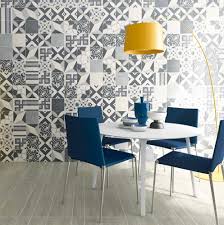 A typical rule of thumb, though, is to make sure there is plenty of wall space, floor space, and table. 10 Stylish Accent Walls To Dress Up Your Dining Room