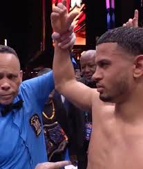 BATACAZO EN TIMES SQUARE 😲 Rolly Romero derribó a Ryan Garcia en el 2º  asalto y consiguió anular toda la posible ofensiva de Ryan, imponiéndose  por decisión unánime (115-113; 118-109; 115-113). Ahora