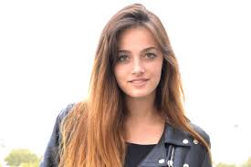 Debutó en la pasarela a los 14, en un desfile de la maquilladora mabby autino y en algunas oportunidades la pudimos ver en el programa de susana giménez junto a su. Oriana Sabatini Antes Y Despues La Foto Infartante De Oriana Sabatini Noticias Taringa Muchas Famosas Le Dejaron Mensajes En Apenas Una Hora Desde Su Publicacion El Video De