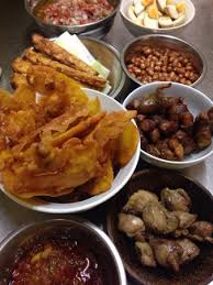 Saagar (1985), kaash (1987), rudaali (1993) parveen babi: Nasi Campurnya Enak Sekali Ada Urutan Babi Lawar Sate Lilit Tum Babi Kacang Goreng Saur Wa Picture Of Cafe Bali Campur Suginami Tripadvisor