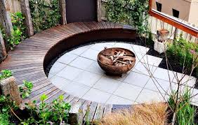 Landscape Circular Seating Courtyard Made From Reclaimed Materials Garden Landscape Design Courtyard Garden