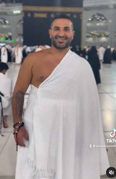أحمد سعد يرد على انتقادات الوشم أثناء أداء العمرة: الناس سبب قيامي به -  الوطن